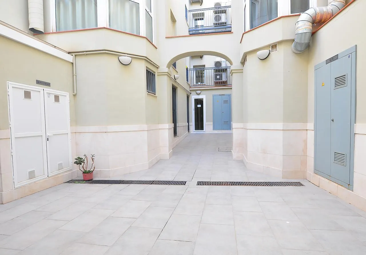 Renthas Madre De Dios Studio Apartment Malaga